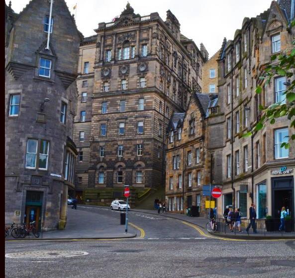 هتل The Inn Place