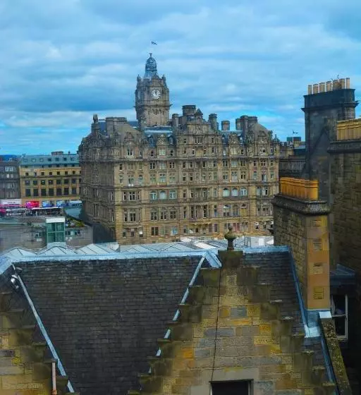 هتل The Inn Place