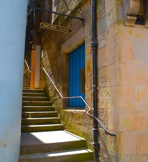 هتل The Inn Place