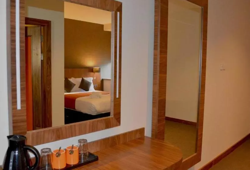 هتل The Inn Place