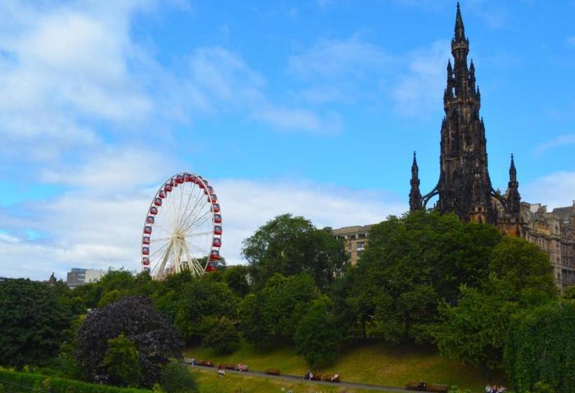 هتل The Inn Place