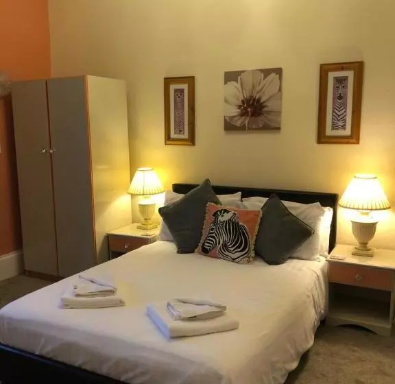 هتل The Purple Tree Guest House