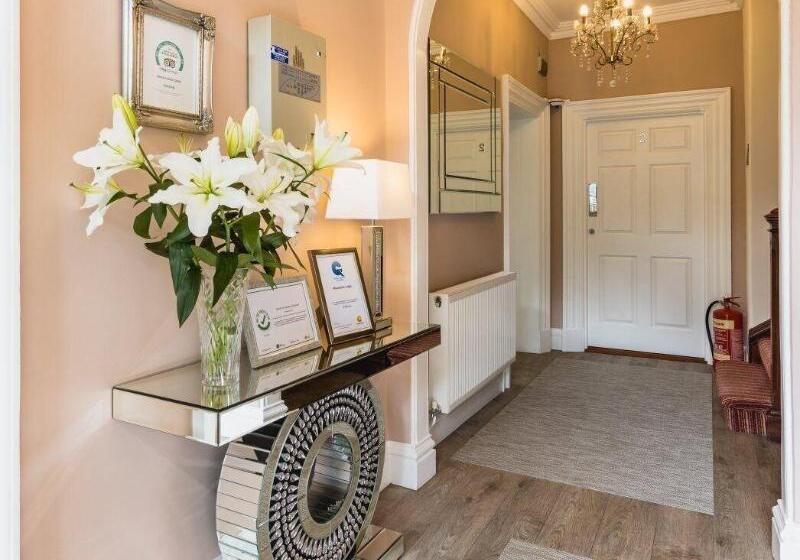 ホテル Wheatlands Lodge Windermere   Adults Only   Free Car Park