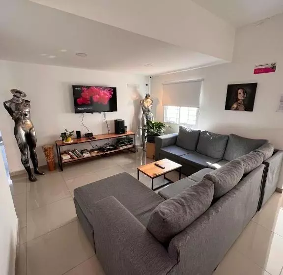 Black Star Art Hostel