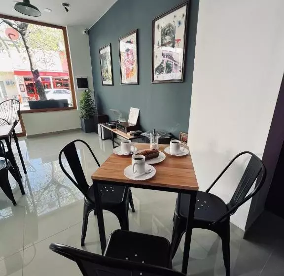 Black Star Art Hostel