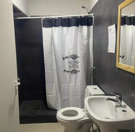 Black Star Art Hostel