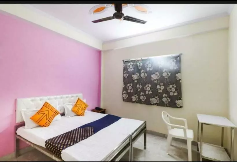 Hotelli Vrindavan Lodge By Wb Inn