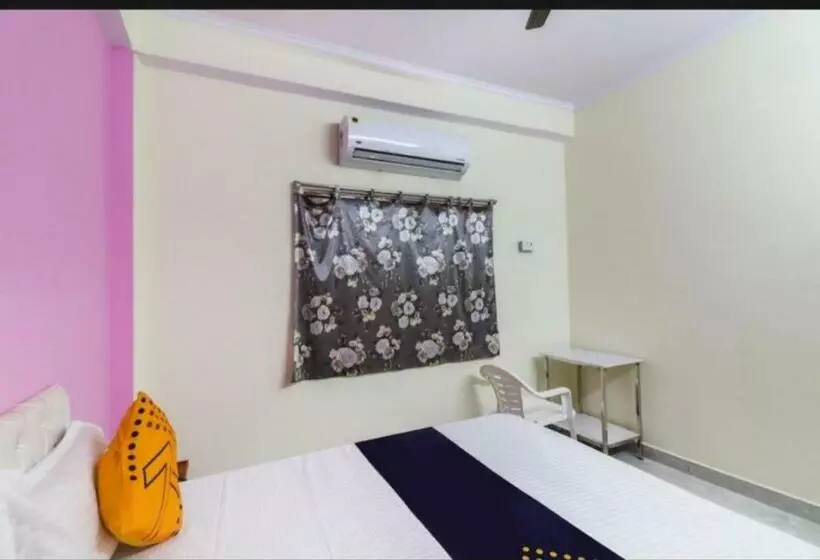 Hotelli Vrindavan Lodge By Wb Inn