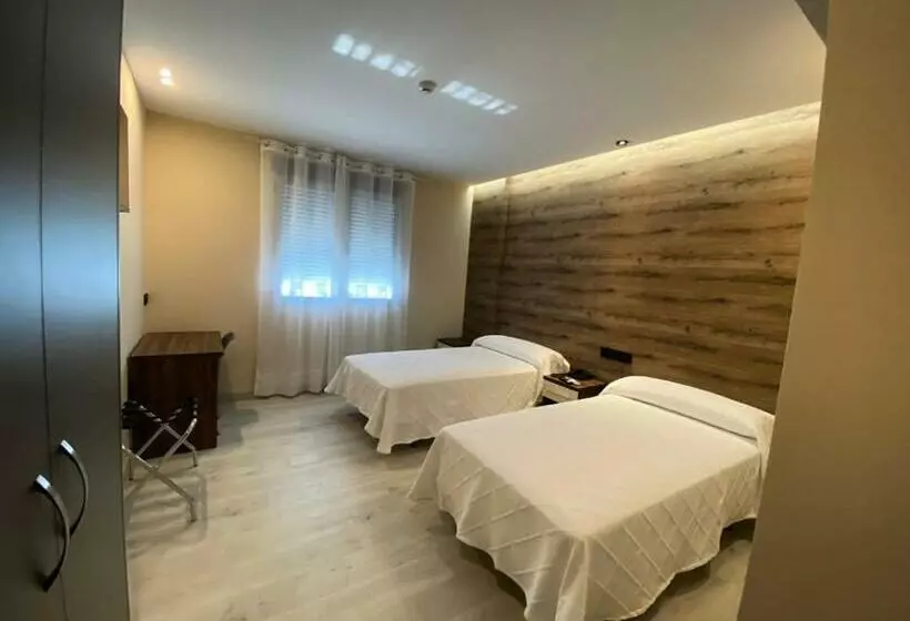 Hotelli Aureo Alojamiento Urbano