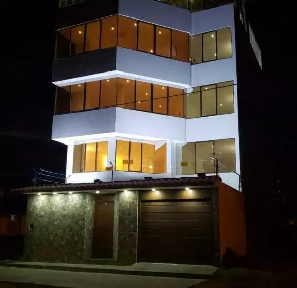 هتل Casa Blanca Huacariz