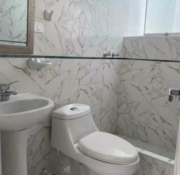 هتل Casa Blanca Huacariz