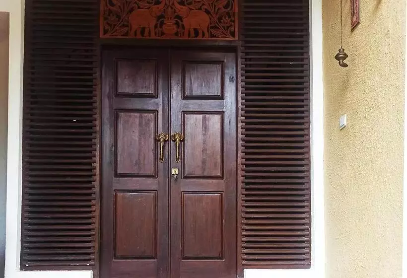 Majatalo Eththota Walawwa Bungalow Private Rooms With Attached Bathrooms Ac Or Non Ac