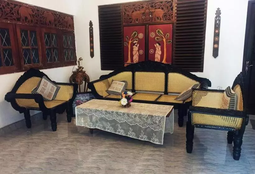 Majatalo Eththota Walawwa Bungalow Private Rooms With Attached Bathrooms Ac Or Non Ac