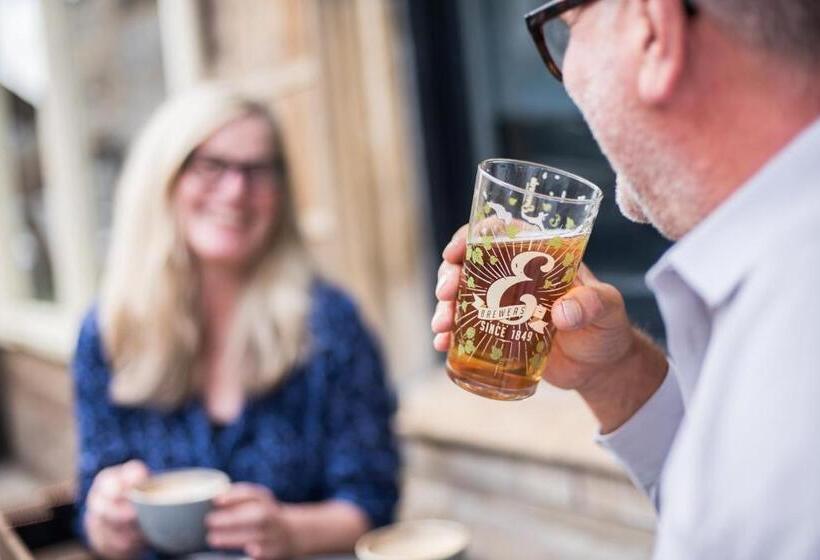 فندق صغير The Crown