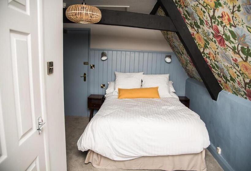 فندق صغير The Crown