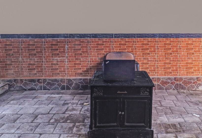 בית מלון כפרי Oyo 91678 Citarum Guest House