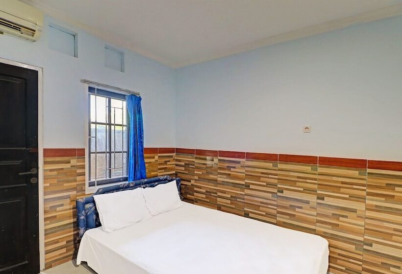 בית מלון כפרי Oyo 91678 Citarum Guest House