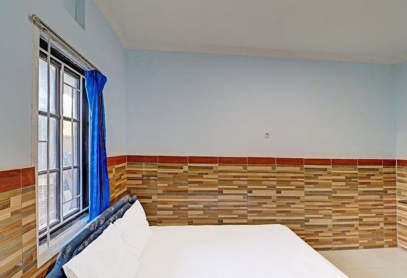 בית מלון כפרי Oyo 91678 Citarum Guest House