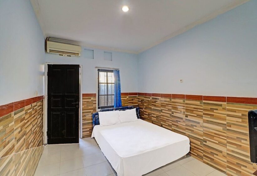 בית מלון כפרי Oyo 91678 Citarum Guest House