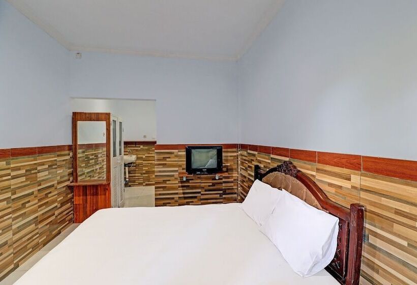 בית מלון כפרי Oyo 91678 Citarum Guest House