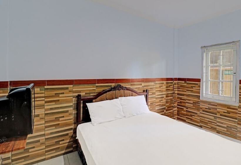 בית מלון כפרי Oyo 91678 Citarum Guest House