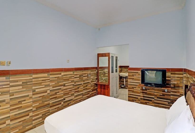 בית מלון כפרי Oyo 91678 Citarum Guest House