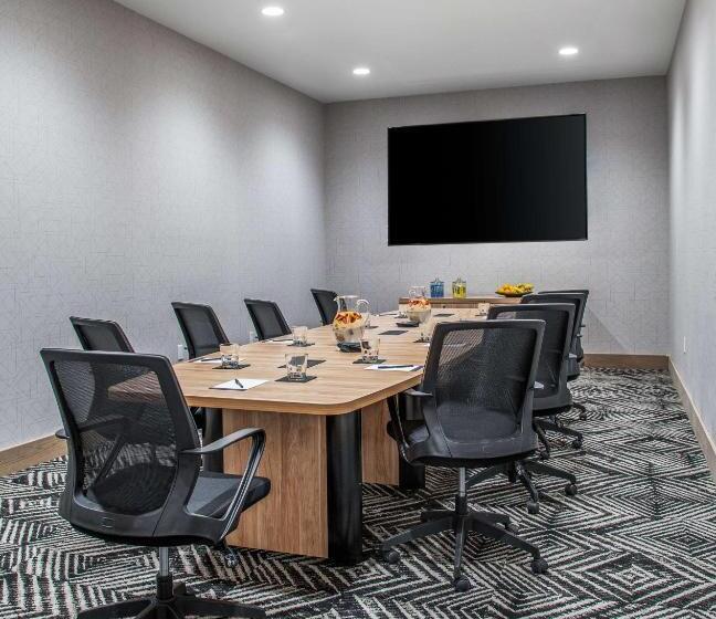 فندق Hyatt Place Newark Silicon Valley