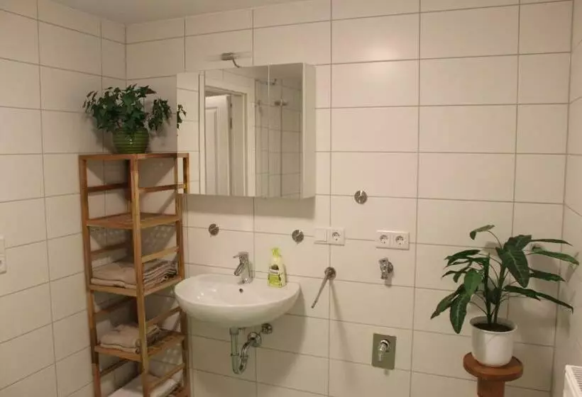 Aamiaismajoitus (B&B) Gasthof Klosterkeller