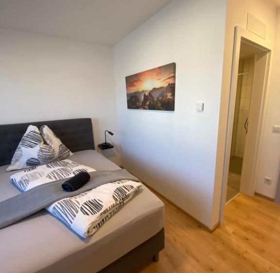 住宿加早餐  To Be