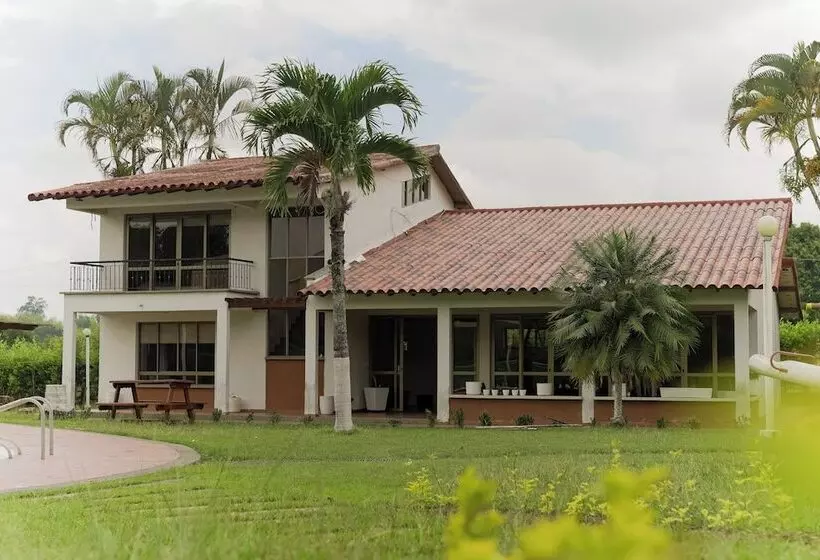 هتل Chalet La Sofia By Majuva