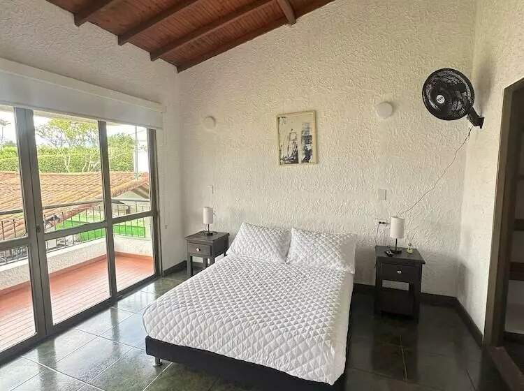 هتل Chalet La Sofia By Majuva