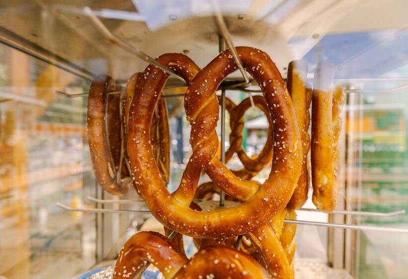 هتل Sonder The Chorus