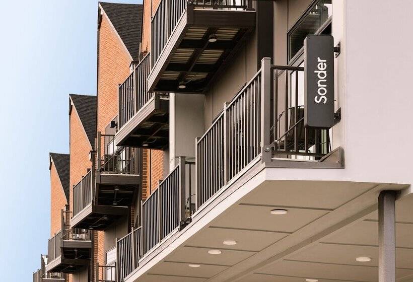 هتل Sonder The Chorus