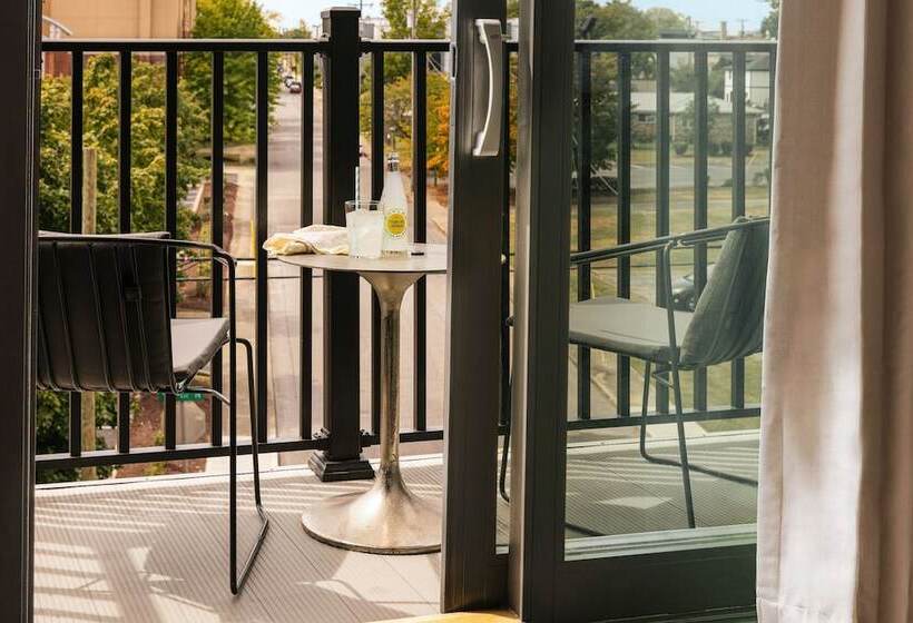 هتل Sonder The Chorus