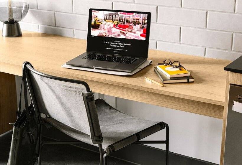 هتل Sonder The Chorus