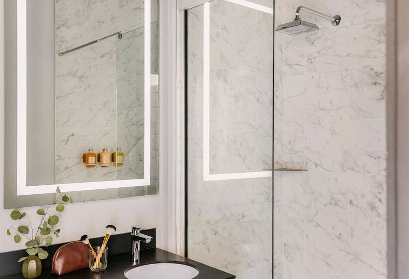 هتل Sonder The Chorus