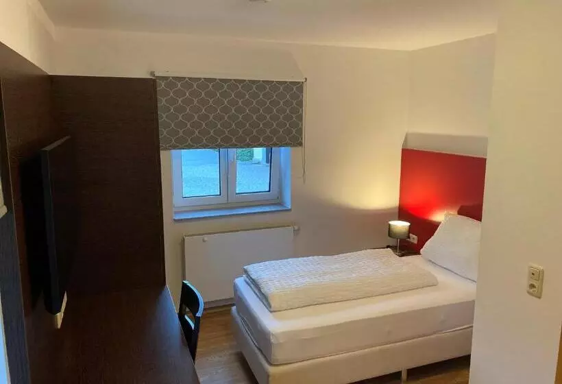 Majatalo Gästehaus Linde Salching