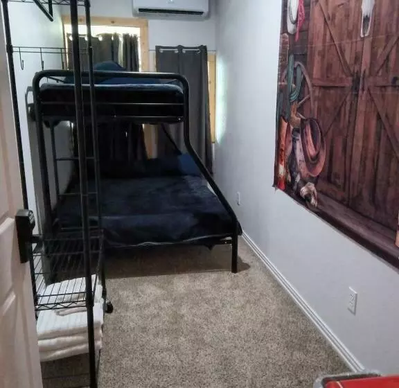 Retkeilymaja Old Texas Bunkhouse