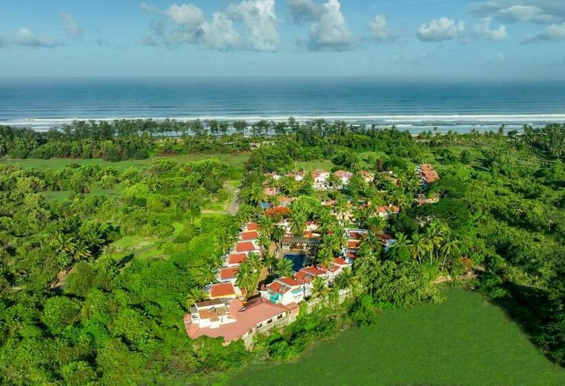 בית מלון כפרי Country Inn Goa Varca Beach   2 Minutes Walk To The Beach