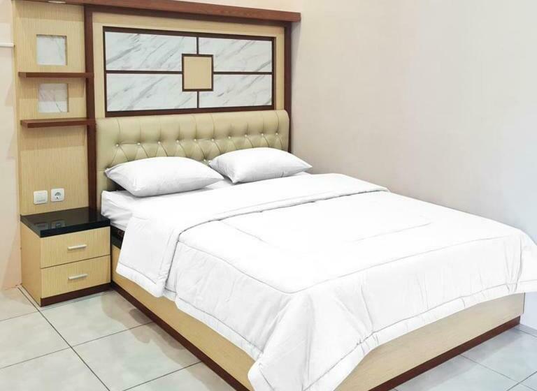 Hotel Reddoorz @ Jalan Nyai Enat Sampit