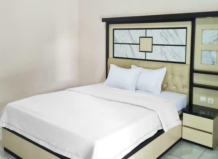 Hotel Reddoorz @ Jalan Nyai Enat Sampit