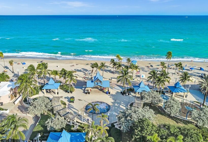 فندق The Caroline