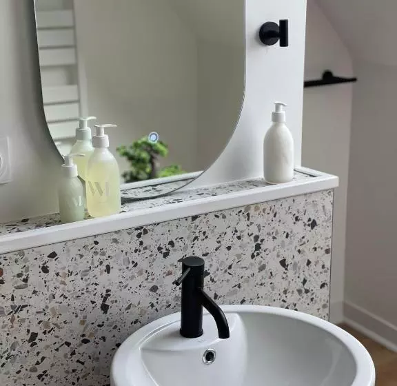 Aamiaismajoitus (B&B) L Osmose Suite Sauna Hammam Spa