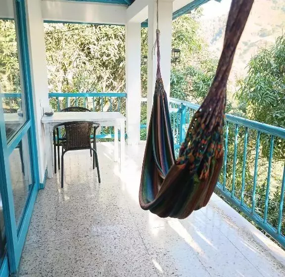 ペンション Duck House Hostel / La Vega