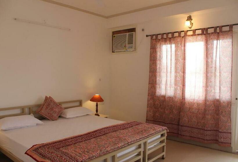 פנסיון Doongri House