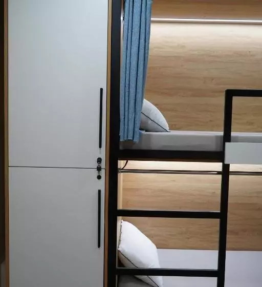Hostelone