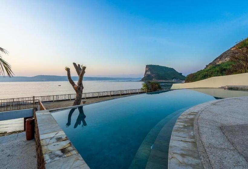 Inlight Lombok Beach Hotel New Year Offer