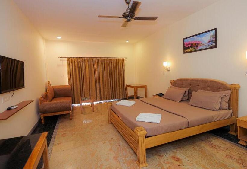 בית מלון כפרי Sparv Aulakhs Resort