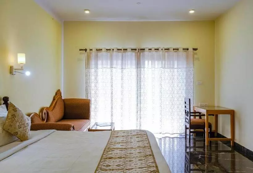 Hotelli Sparv Aulakhs Resort