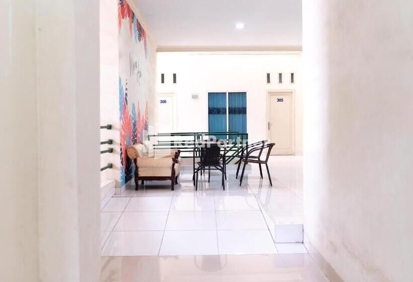 Hotell Wisma Aini Syariah Mitra Reddoorz